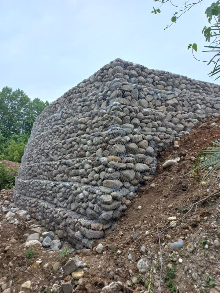 اجرای گابیون بندی و سنگ چینی شرق گیلان رحیمی در تنکابن